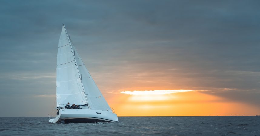 Elan E3 a vela