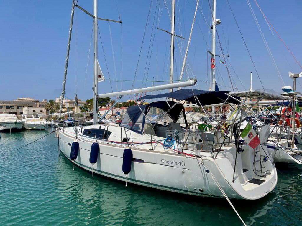 Beneteau-Oceanis-40-vela