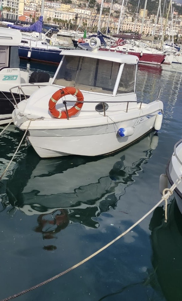 Saver 550 Cabin barca a motore usata in vendita su Adria Ship