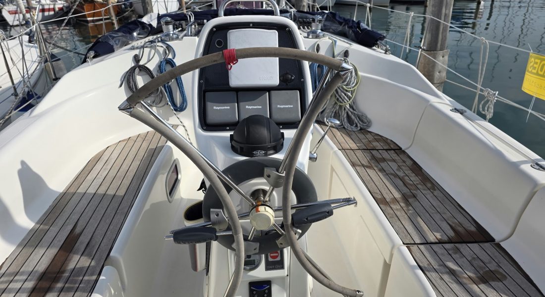 11_Bavaria 30 cruiser usato in vendita Adria Ship