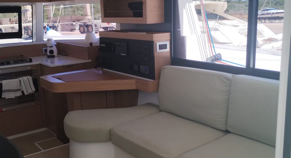 11_Catsmart catamarano a vela Bali 4.3 in vendita_Adria Ship