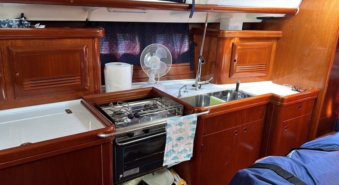 12_Oceanis Clipper 423 green usato in vendita su Adria ship