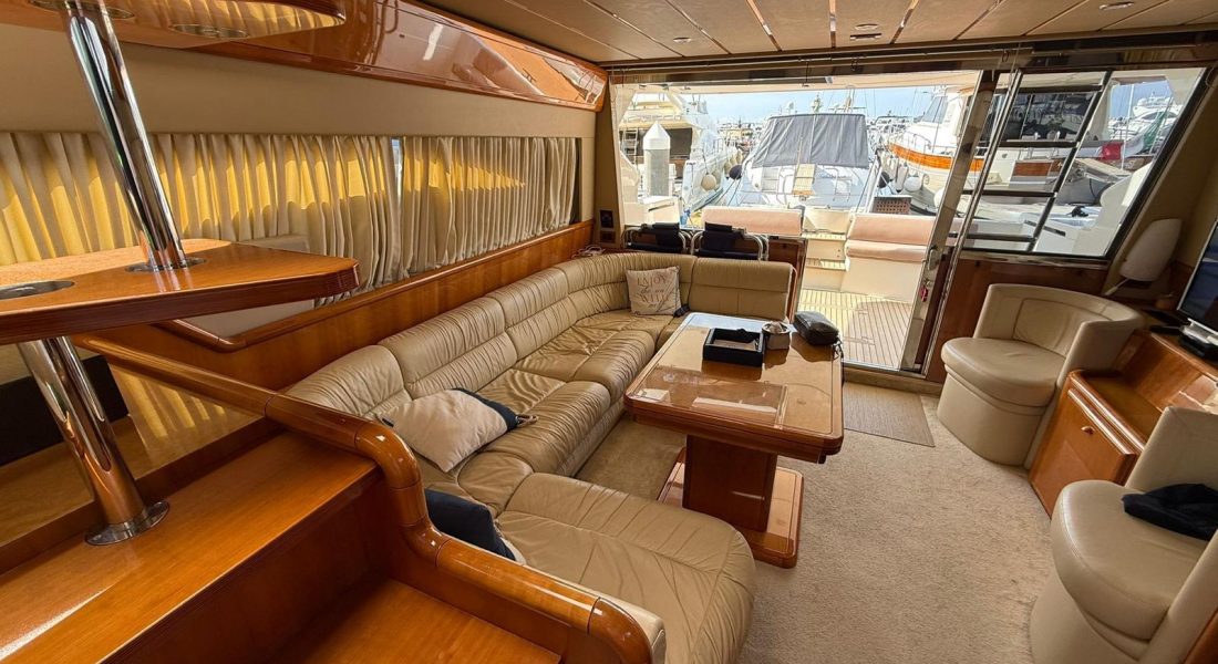 15_Ferretti 53 Fly usato in vendita Adria Ship