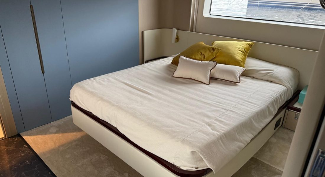 17_Azimut 68 Fly usato in vendita Adria Ship