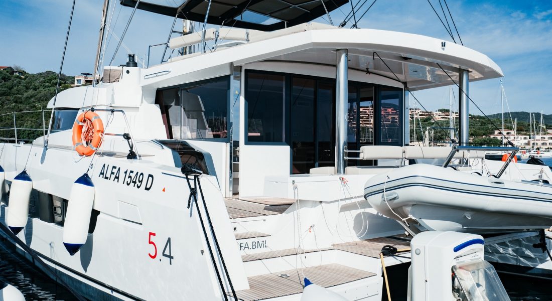 2046 catamarano Bali 5.4 usato in vendita su Adria Ship