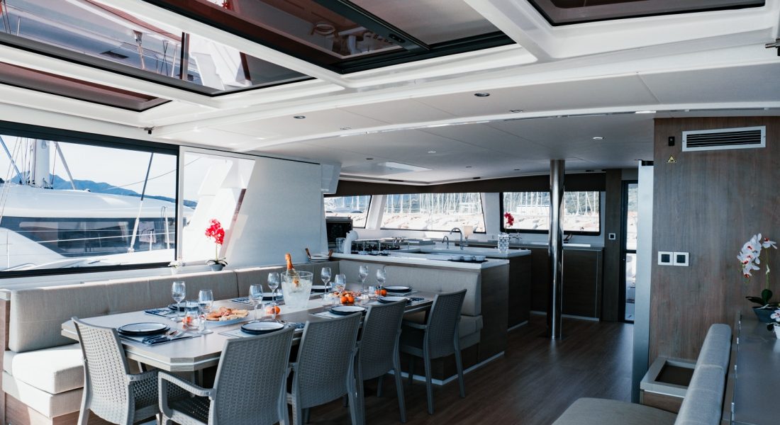 2046 catamarano Bali 5.4 usato in vendita su Adria Ship