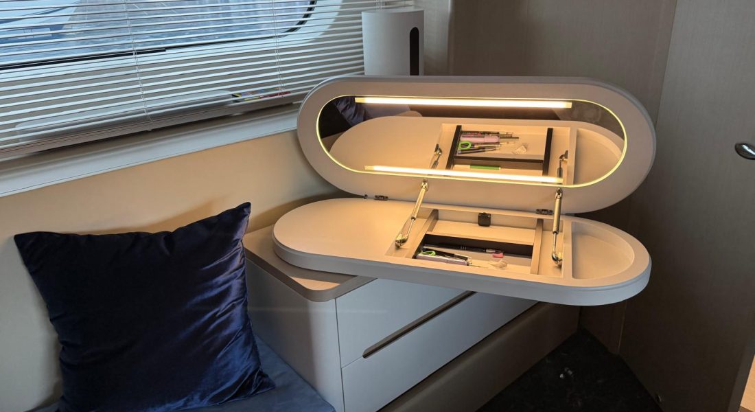 20_Azimut 68 Fly usato in vendita Adria Ship