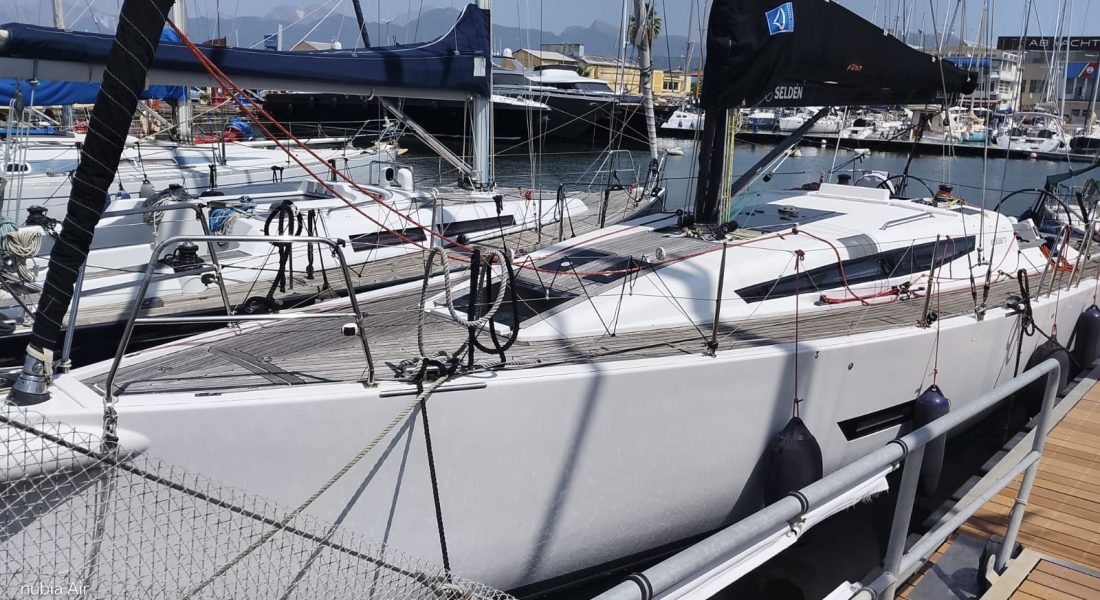 2_Elan 400 usato in vendita Adri Ship