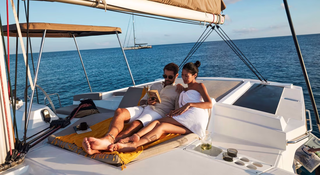 3_Couple_on_the_flybridge_reading_a_book_c5bc48cbef