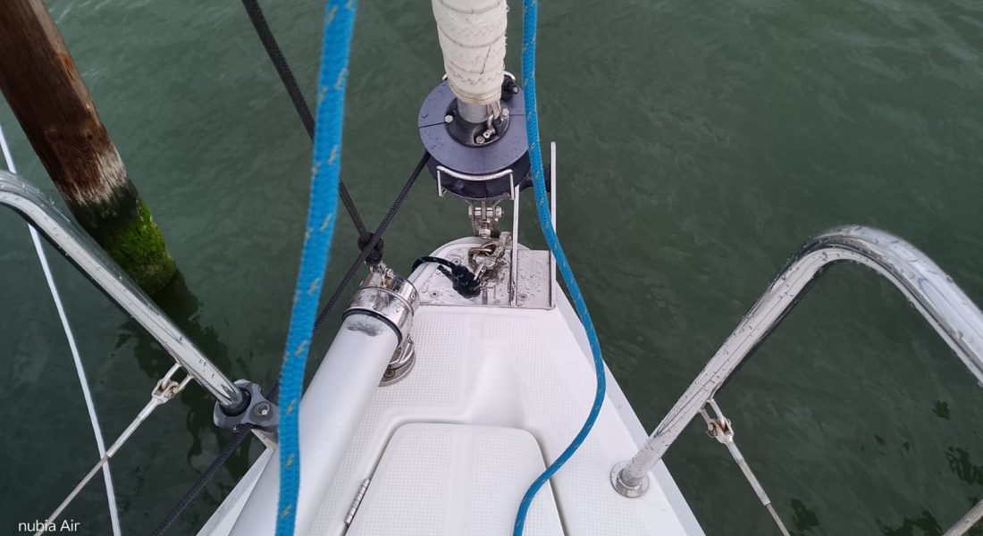 8_First 27.7 in vendita Adria Ship