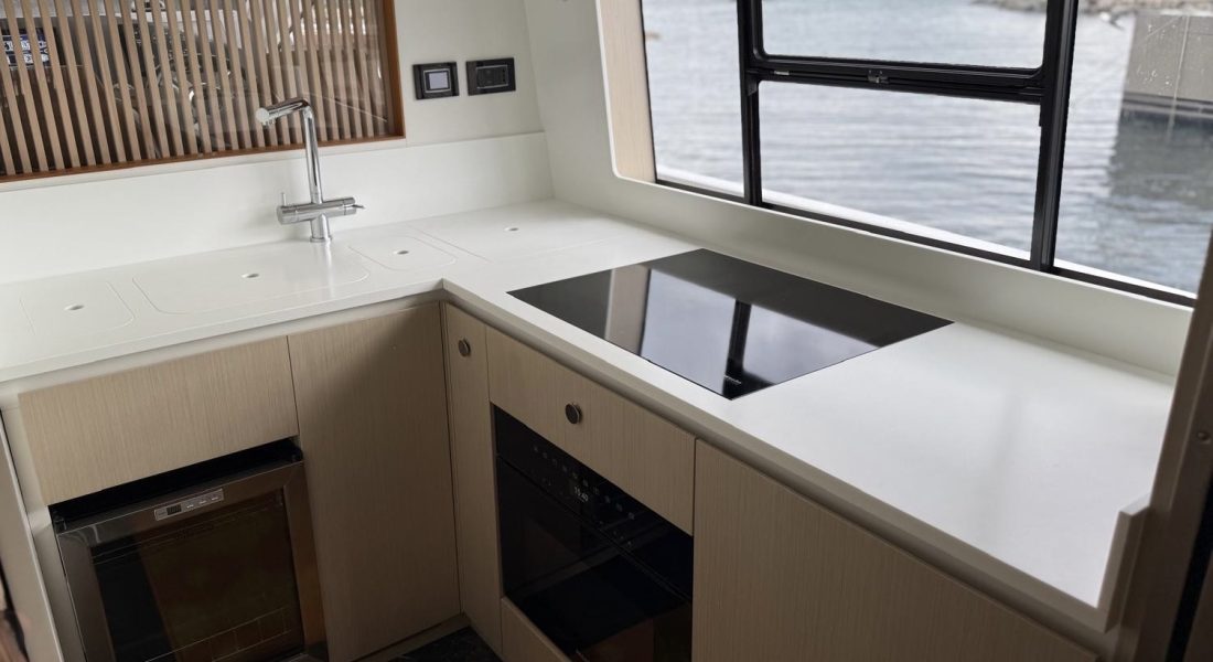 9_Azimut 68 Fly usato in vendita Adria Ship