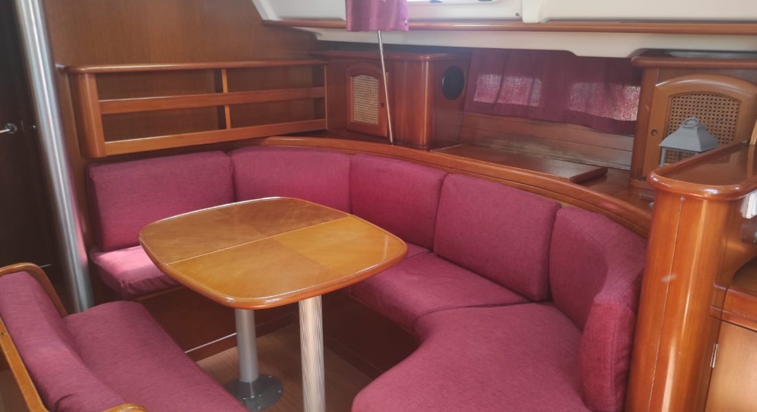 Beneteau Oceanis 411 imbarcazione a vela usata in vendita su Adria Ship