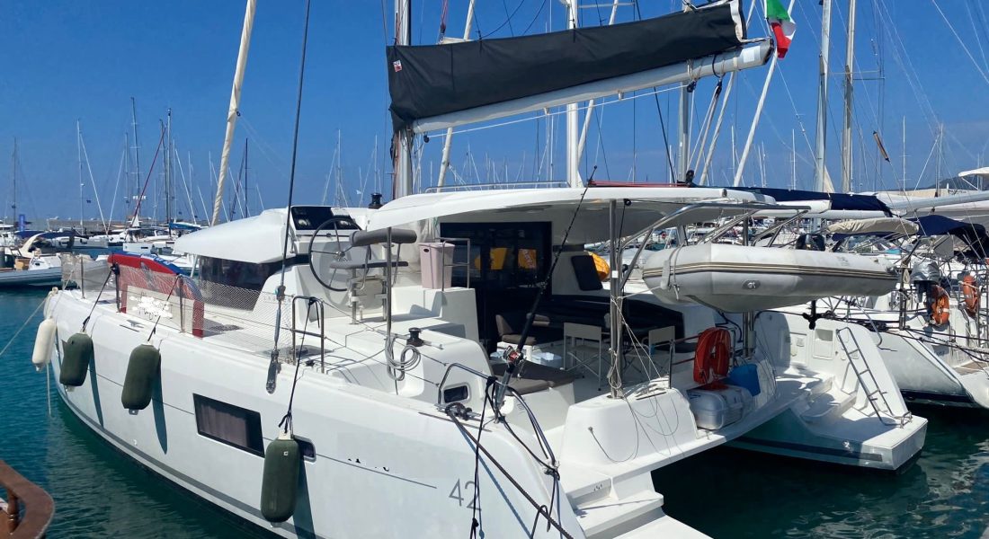 Lagoon 42 catamarano usato in vendita su Adria Ship