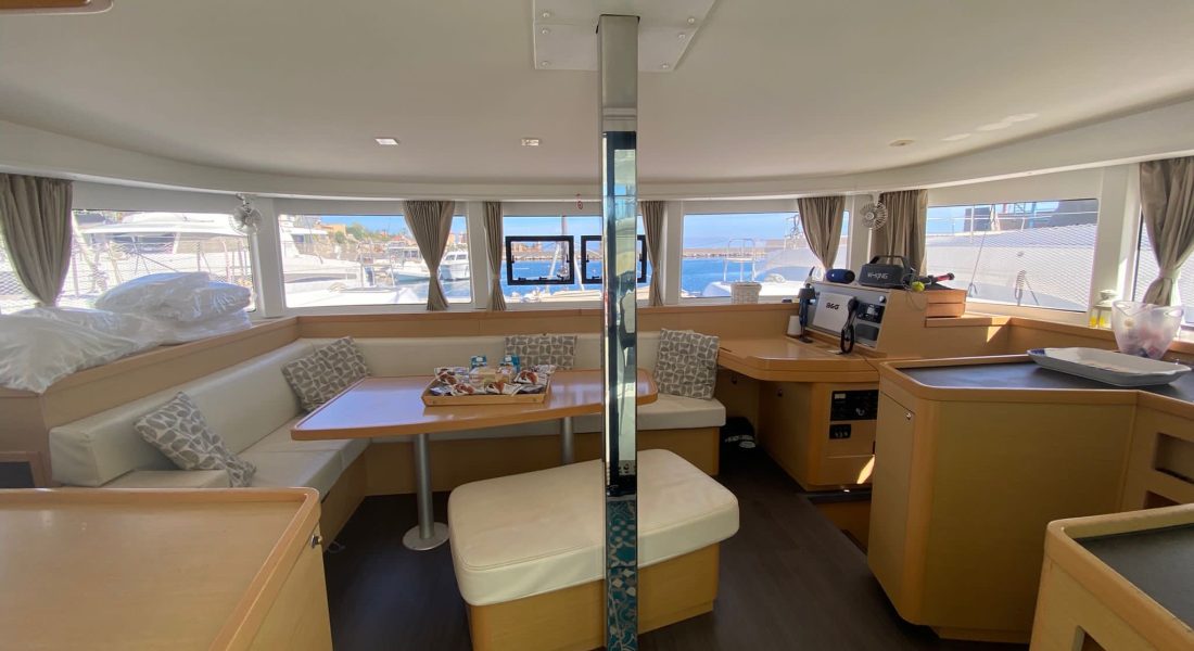 Lagoon 42 catamarano usato in vendita su Adria Ship