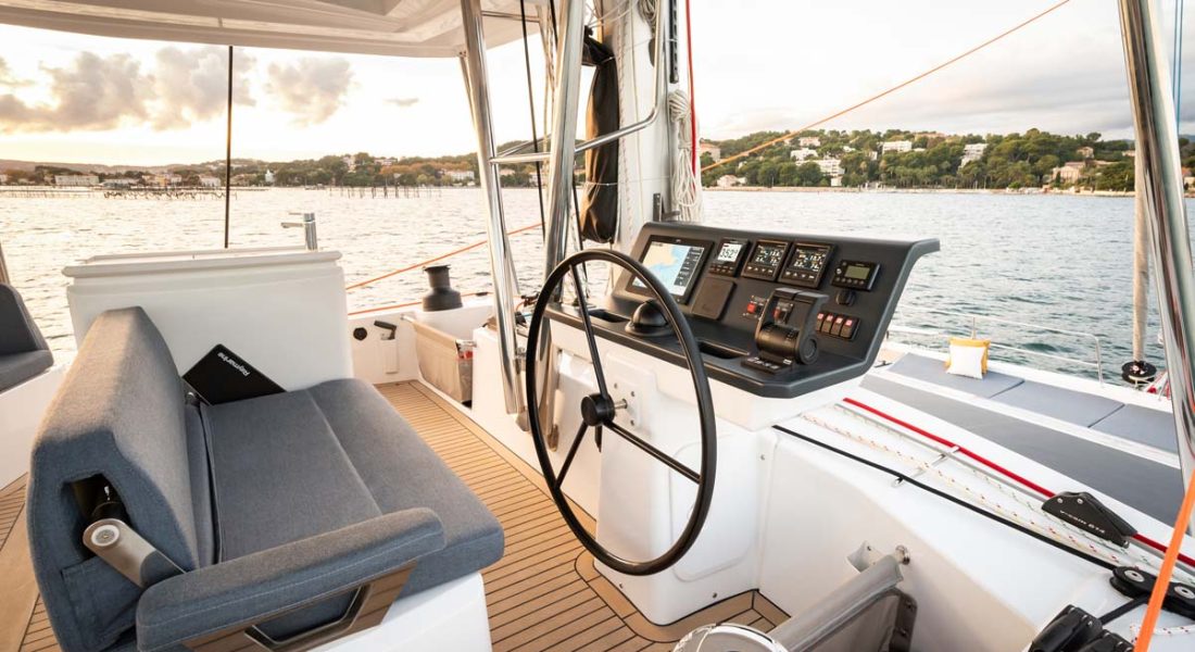 bali-5-2-catamarano-adria-ship-italia_interni-4