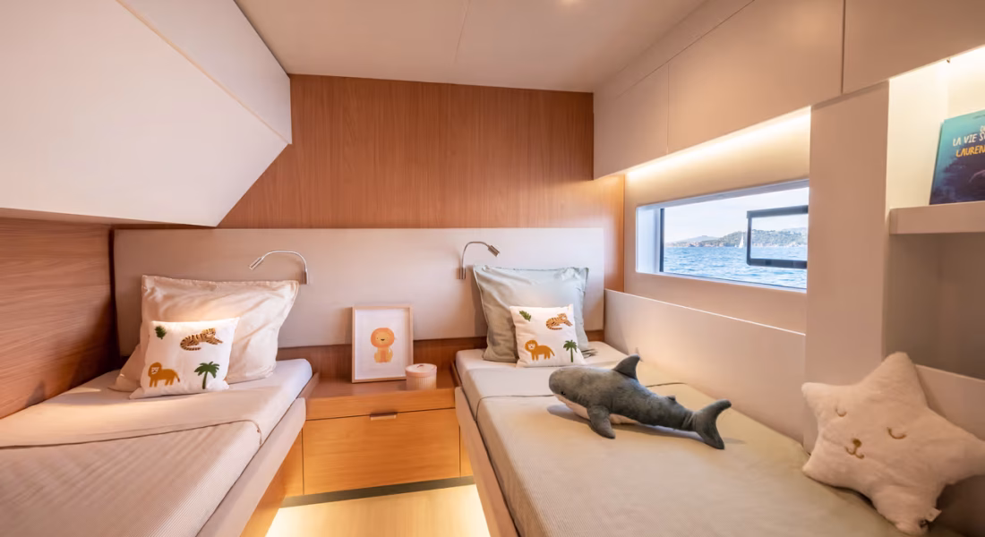 bali-5-8-interni-catamarano-adria-ship-italia_24
