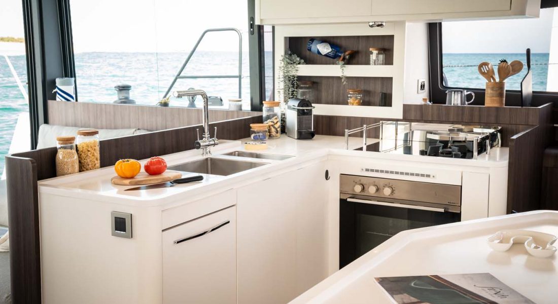 catana-ocean-class-catamarano-adria-ship-interno_3