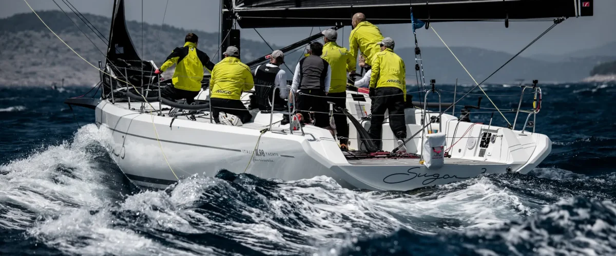 italia-yachts-fuoriserie-adriaship